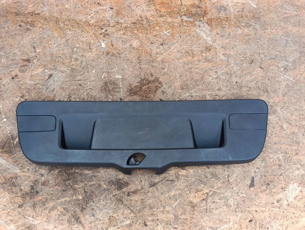 Tailgate trim – Volkswagen Jetta VI (2011-2018)