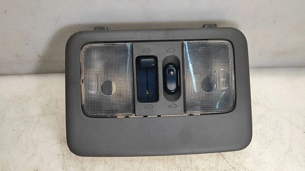 Esiukse valgustustuli (sees) – Nissan Murano Z50 (2002-2008)