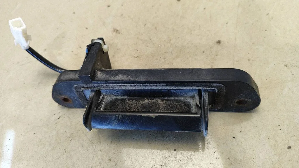 Tailgate trunk handle