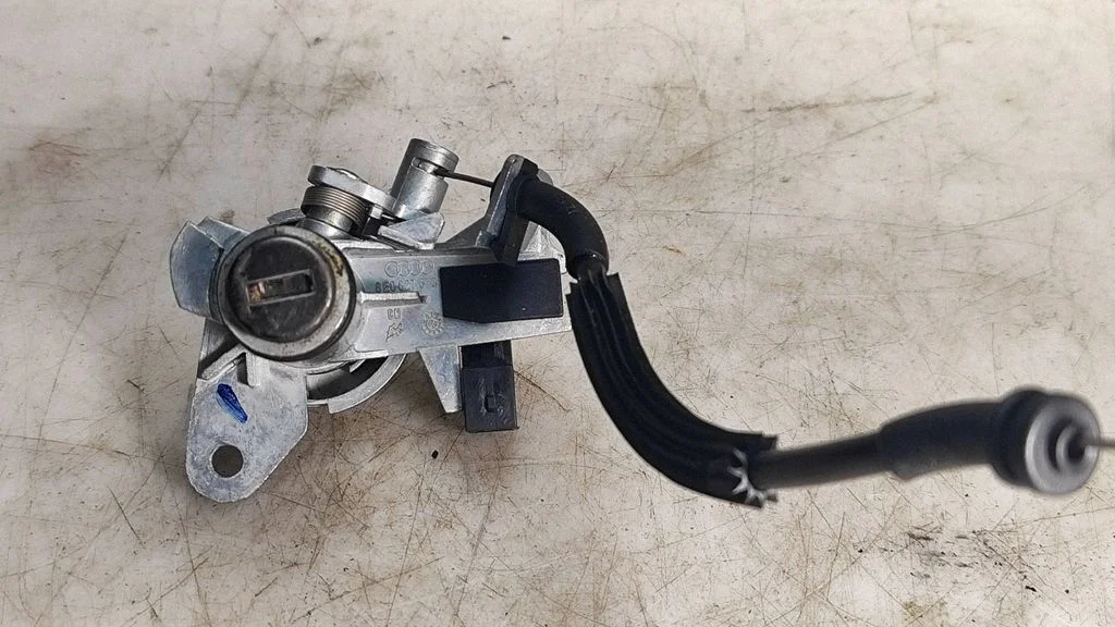 Tailgate exterior lock – Audi A6 Allroad C5 (1999-2005)