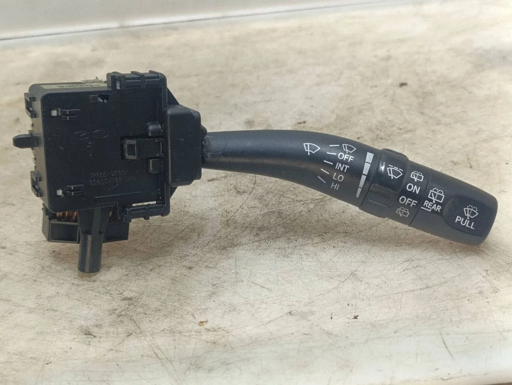 Wiper control stalk – Hyundai Santa Fe (2006-2012)