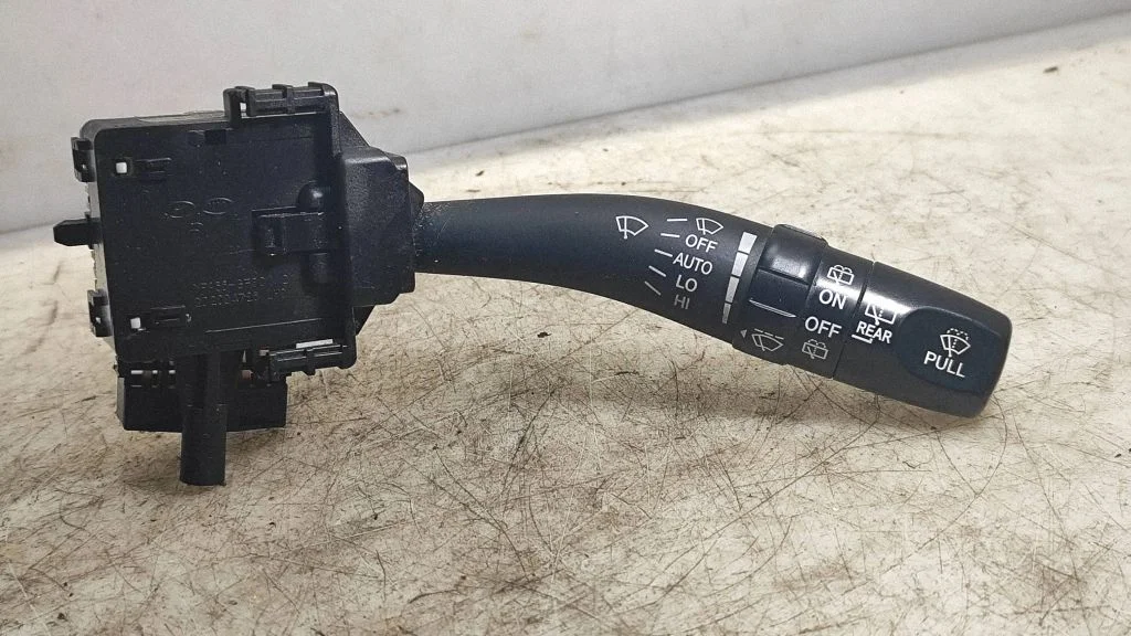 Wiper control stalk – Hyundai Santa Fe (2006-2012)