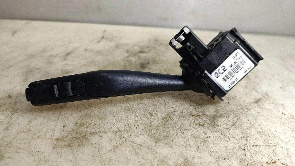 Wiper control stalk – Volkswagen Eos (2006-2010)
