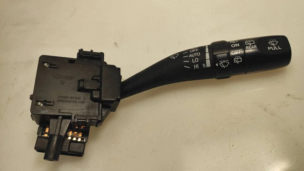 Wiper control stalk – Hyundai Santa Fe (2006-2012)