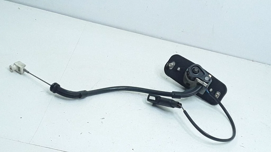 Tailgate exterior lock – Ford Mondeo Mk III (2000-2007)