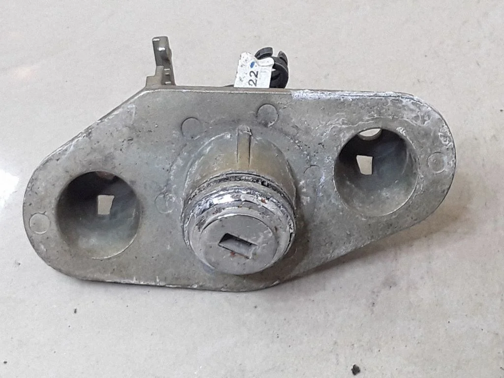 Tailgate exterior lock – Volvo S60 (2001-2004)