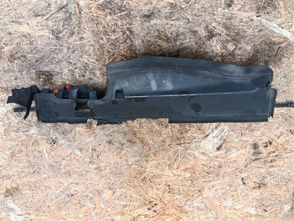 Radiatoru paneļa augšējā daļa 13264477