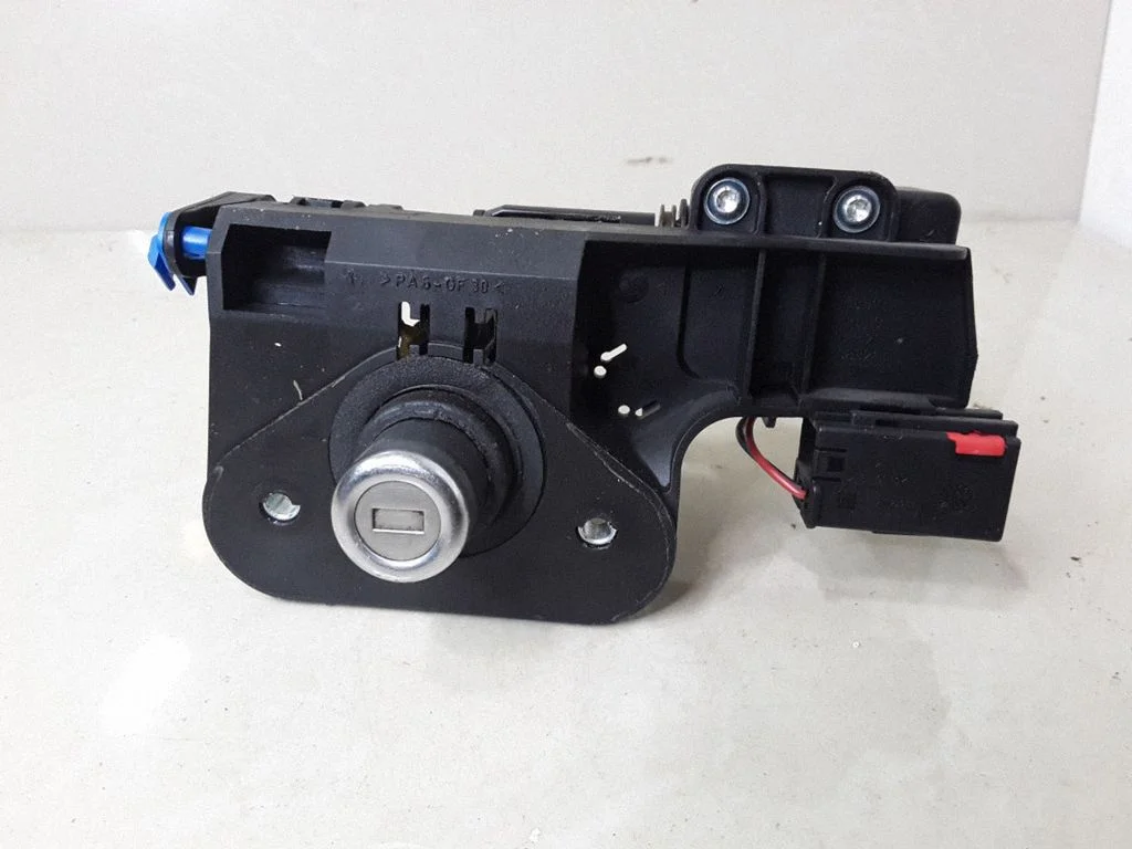 Tailgate exterior lock – Opel Meriva A (2003-2010)