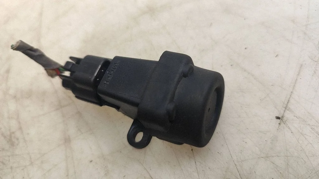 Fuel cut-off switch – Honda Civic (2006-2011)