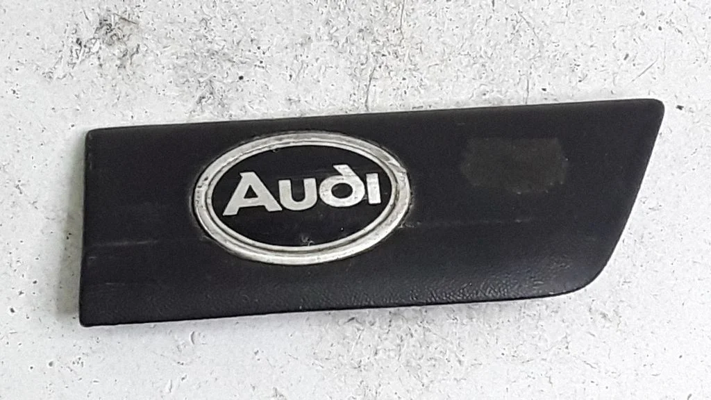 Poritiiva iluliist (molding) – Audi 100 S4 C4 (1990-1995)