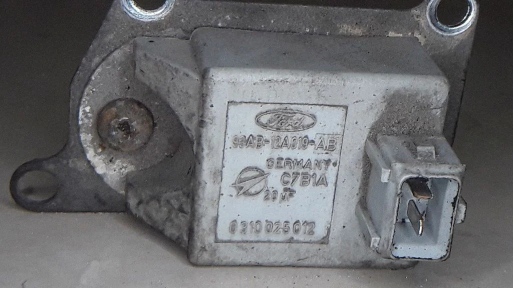 Ignition amplifier control unit – Ford Mondeo Mk III (2000-2007)