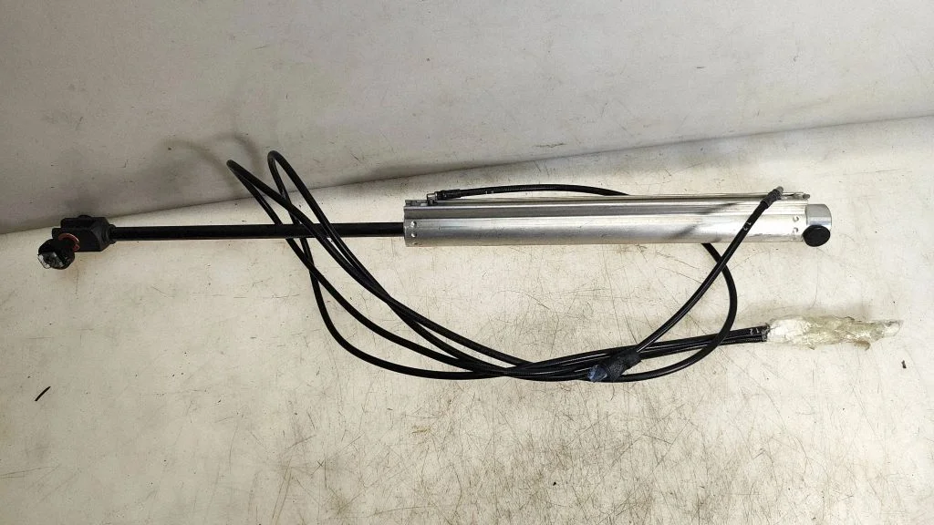 Convertible roof main ram cylinder – Volkswagen Eos (2006-2010)