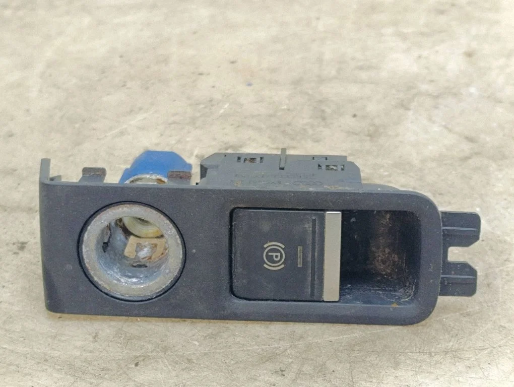 Hand parking brake switch – Audi A3 8Y (2020-)