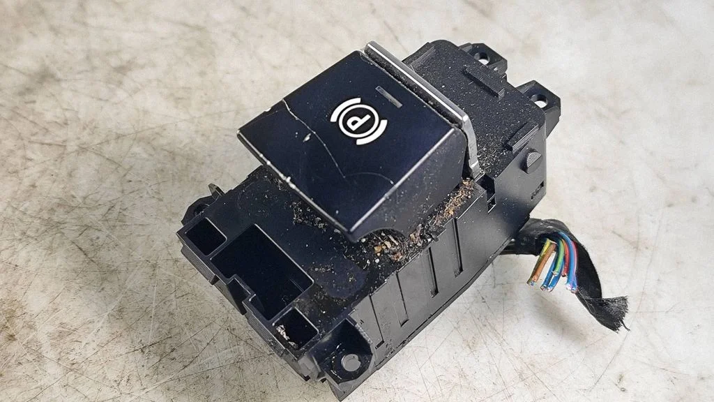 Hand parking brake switch – BMW 5 Series F10 F11 (2009-2016)