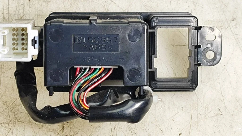 Hand parking brake switch – Subaru Legacy (2010-2016)