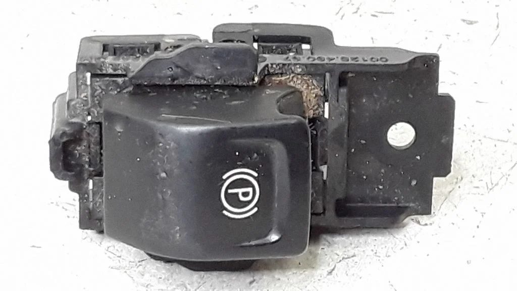 Hand parking brake switch – Opel Insignia A (2008-2017)