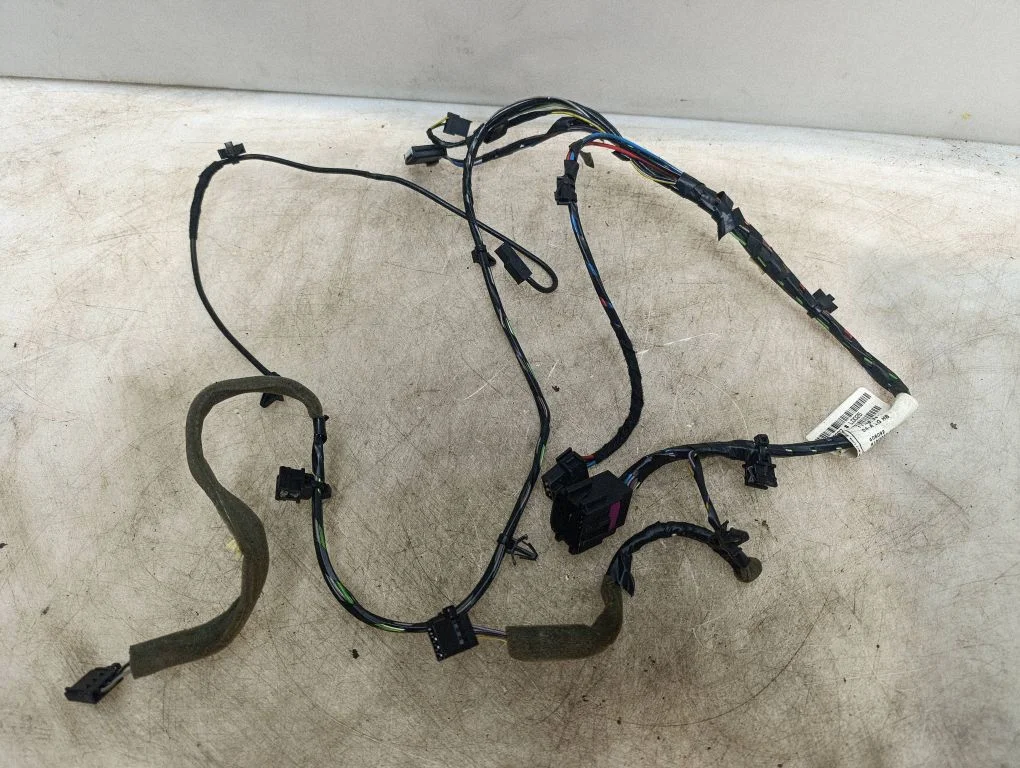 Pakiruumiluugi juhtmestik – Opel Astra J (2010-2015)