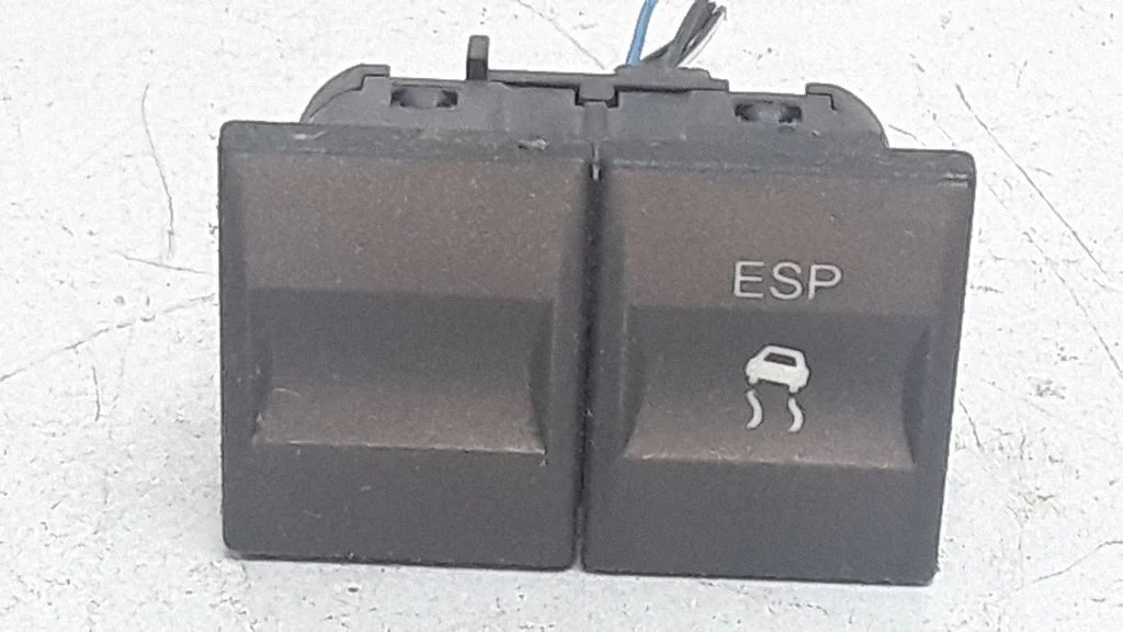 ESP (stability program) switch – Ford Mondeo Mk III (2000-2007)