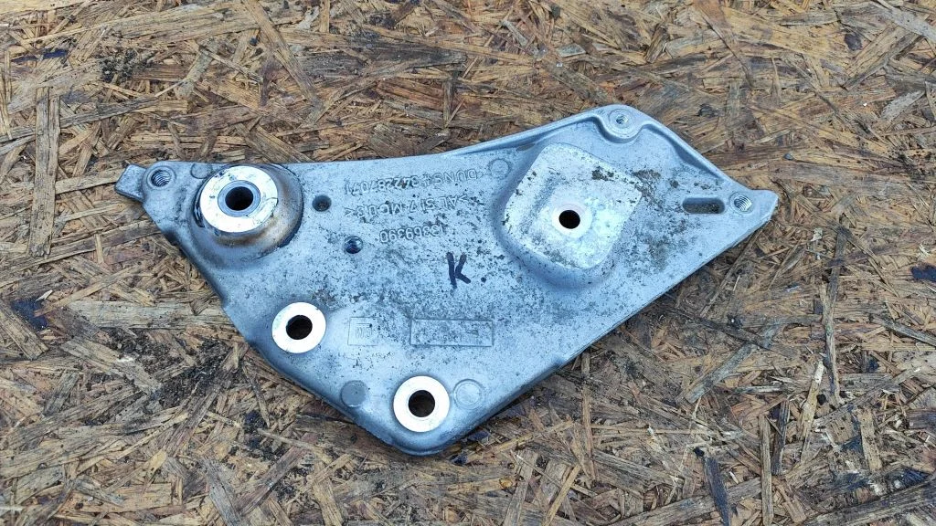 Other front suspension part – Opel Cascada (2013-)