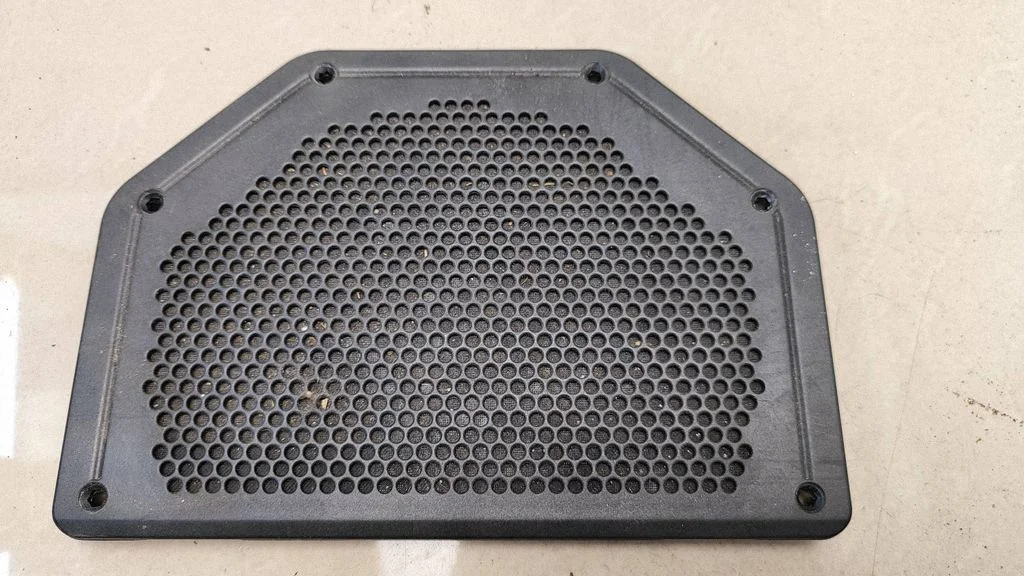 Subwoofer grill/trim – BMW 3 Series E90 E91 (2005-2012)