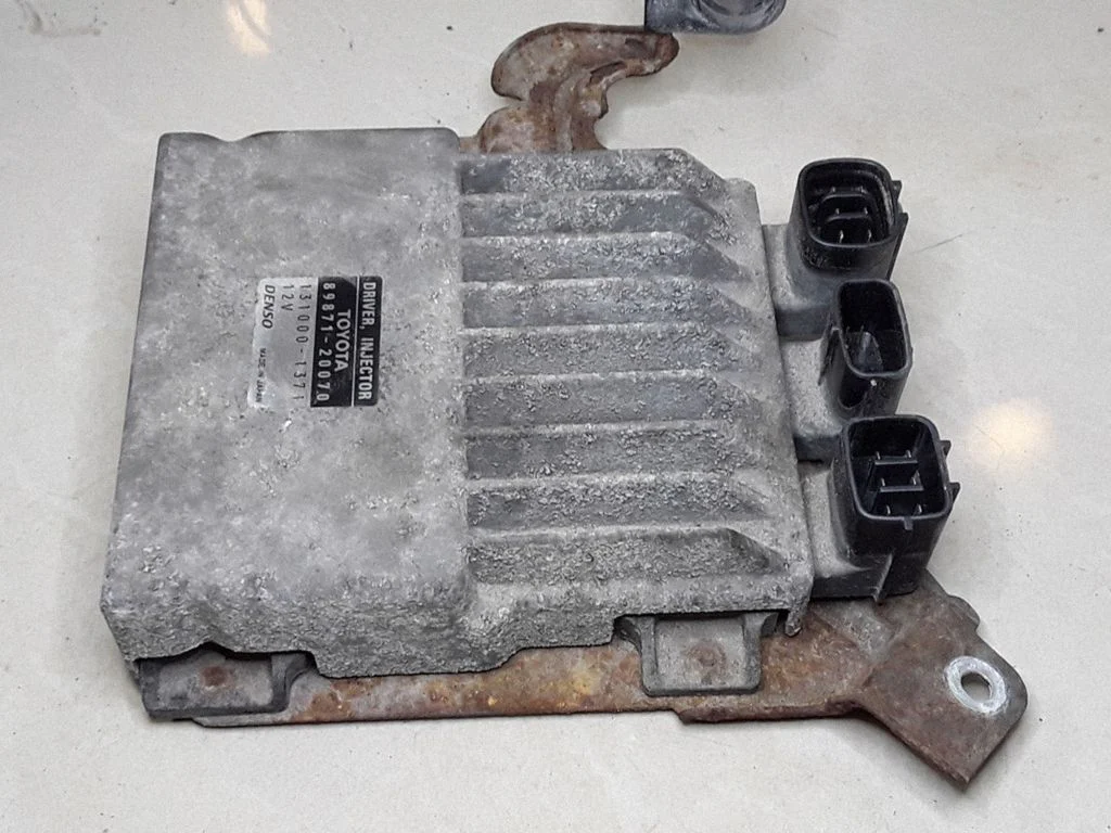 Kütusepihustite juhtplokk – Toyota Avensis T250 (2006-2009)