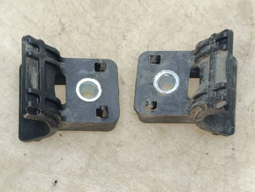 Radiator mount bracket – Opel Astra J (2010-2015)