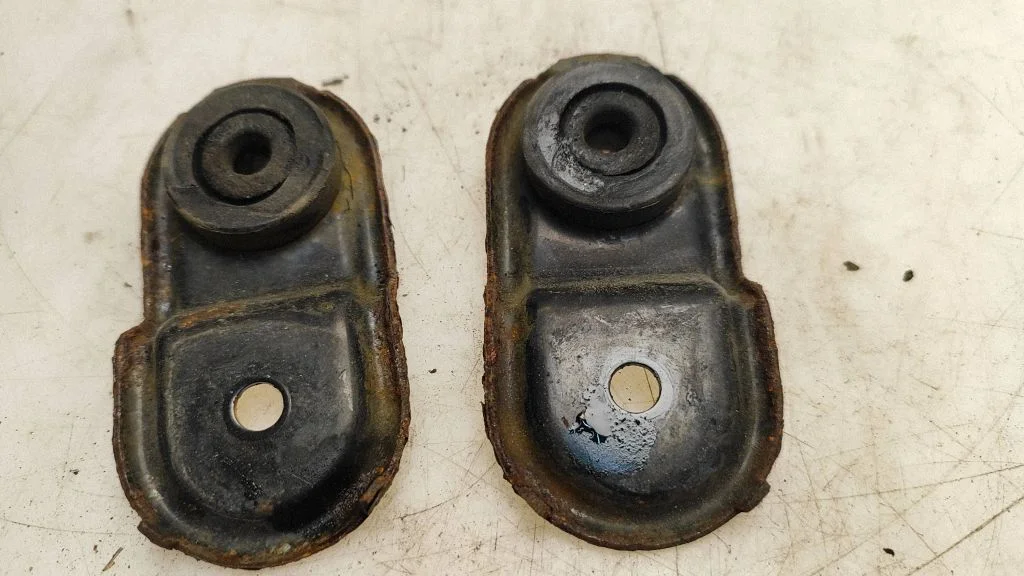 Radiator mount bracket – Subaru Outback (2007-2009)