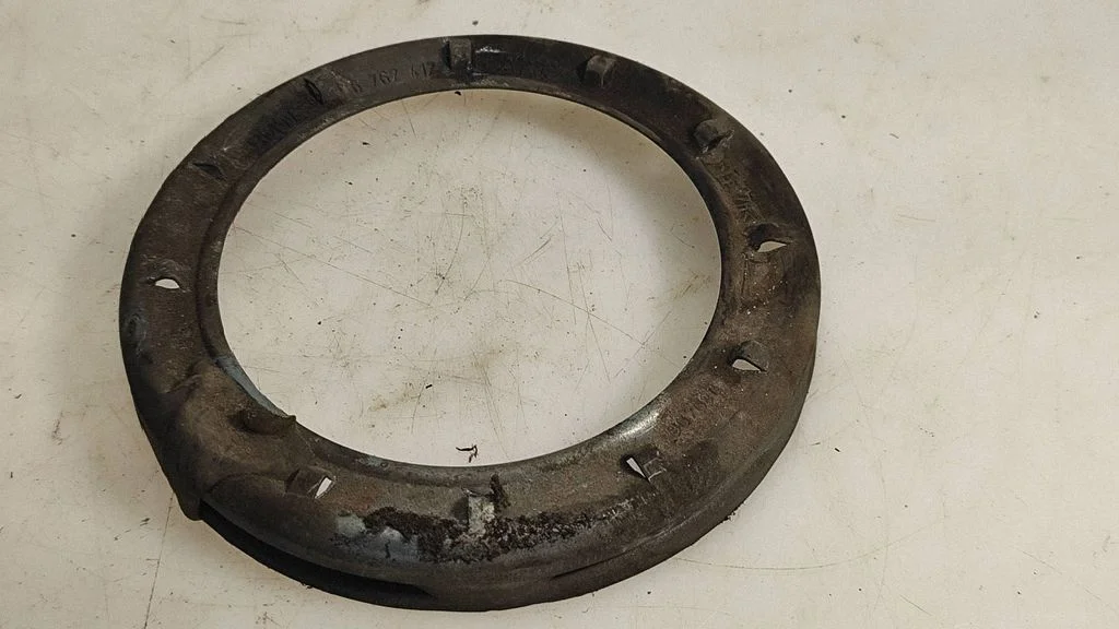 Kütusepumba (paagis) lukustusmutter – BMW X5 E53 (1999-2006)