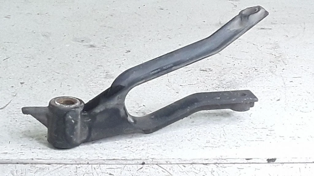 Radiator mount bracket – Opel Astra H (2004-2012)