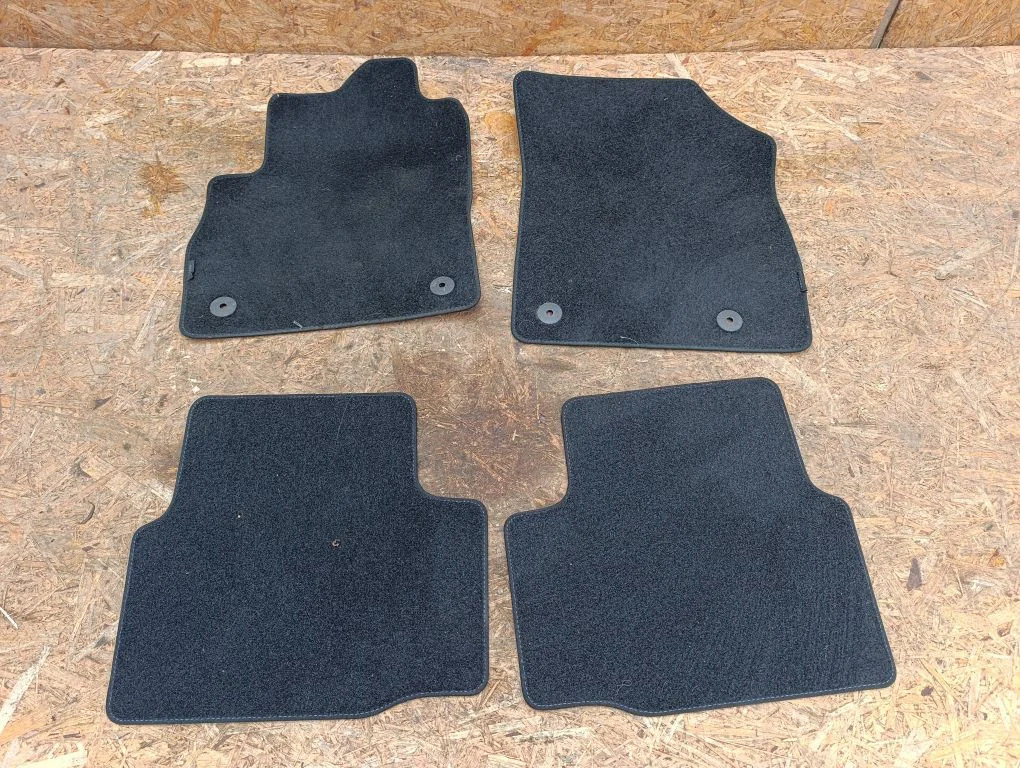 Car floor mat set – Opel Astra K (2015-2021)