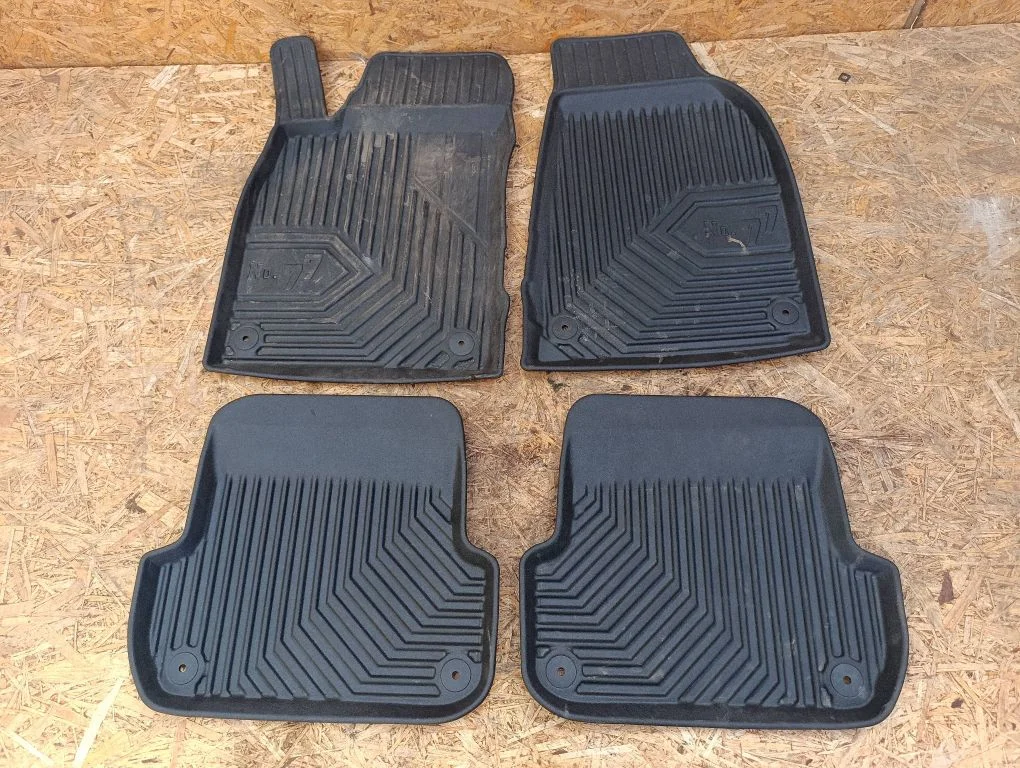 Car floor mat set – Seat Exeo (3R) (2008-2013)