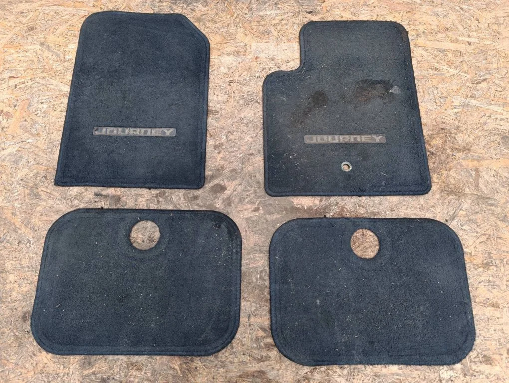 Car floor mat set