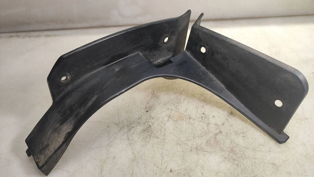 Tailgate trim – Mitsubishi Outlander (2007-2012)