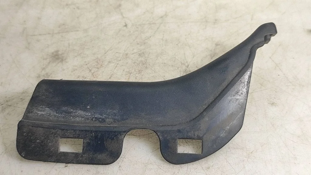 Tailgate trim – Mitsubishi Outlander (2007-2012)