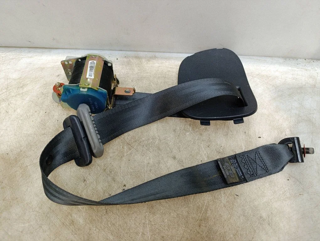 Third row seat belt – Hyundai Santa Fe (2006-2012)