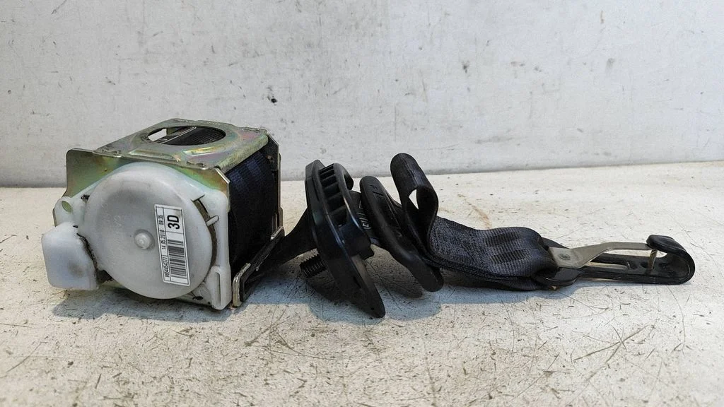 Third row seat belt – Citroen C4 I (2004-2010)