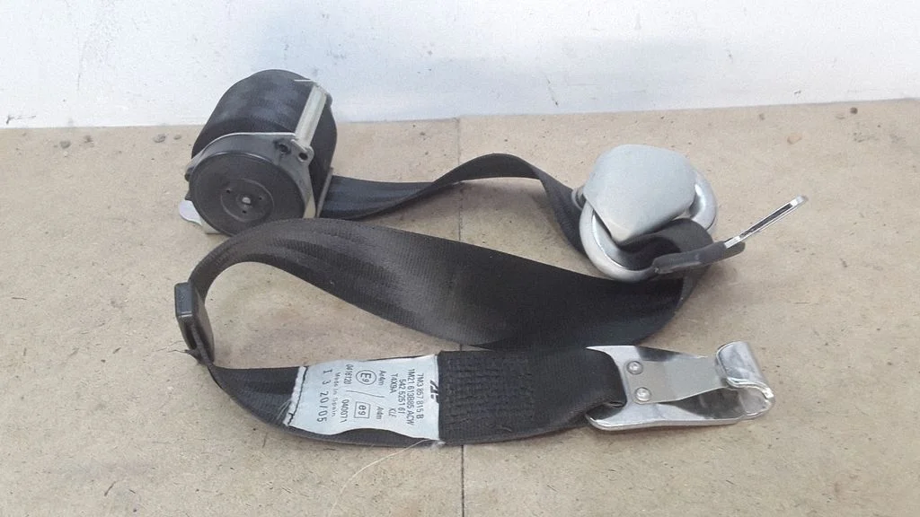 Third row seat belt – Ford Galaxy (2000-2006)