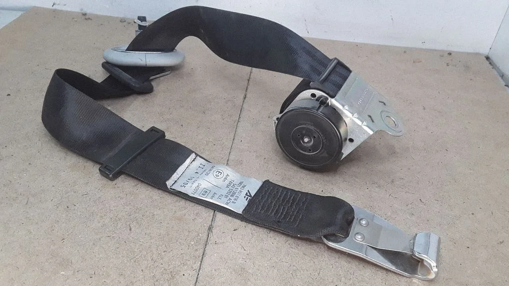 Third row seat belt – Ford Galaxy (2000-2006)