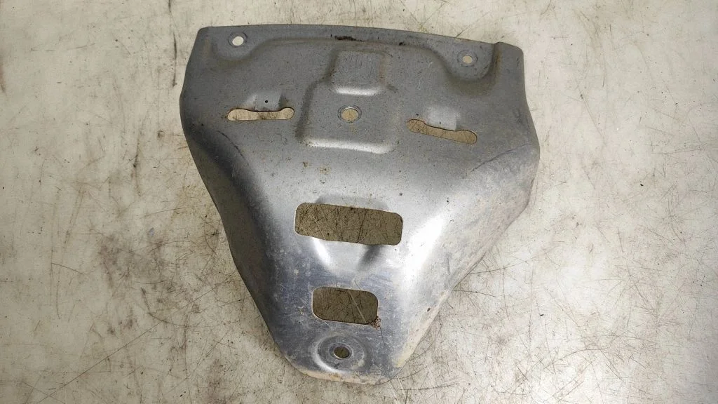 Exhaust heat shield – Toyota Yaris (2015-)