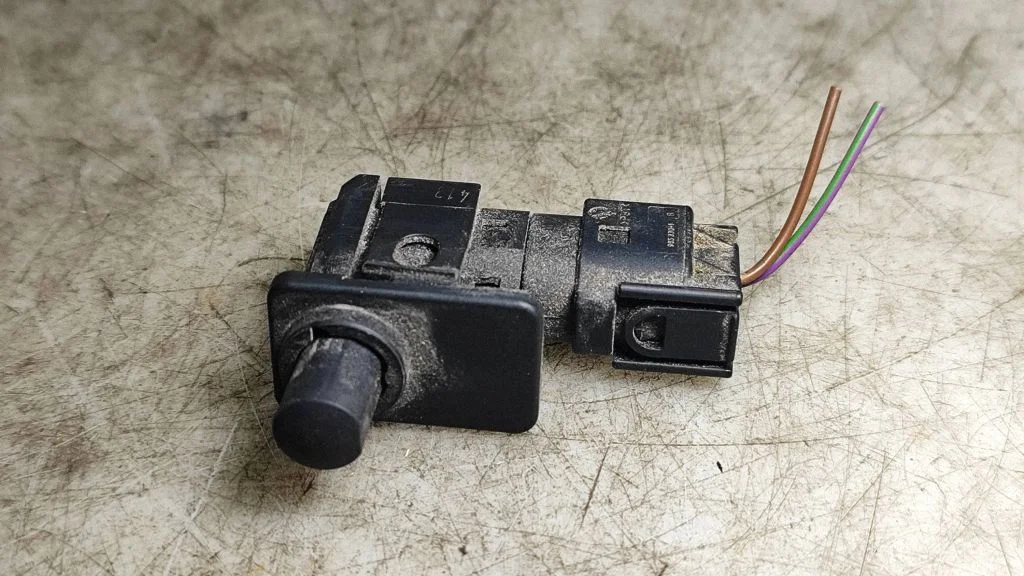 Bonnet alarm switch sensor – Mini Cooper Countryman R60 (2011-2016)