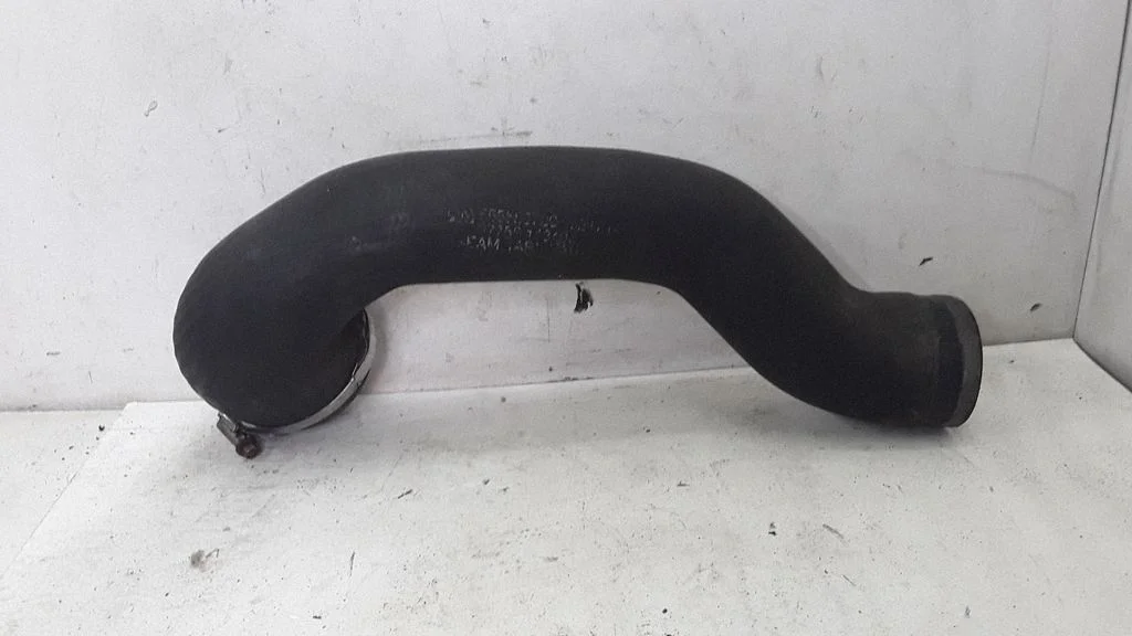 Intercooler pipe mounting bracket – Opel Vectra C (2005-2009)