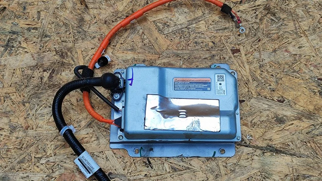 Voltage converter inverter – Nissan Qashqai J12 (2021-)