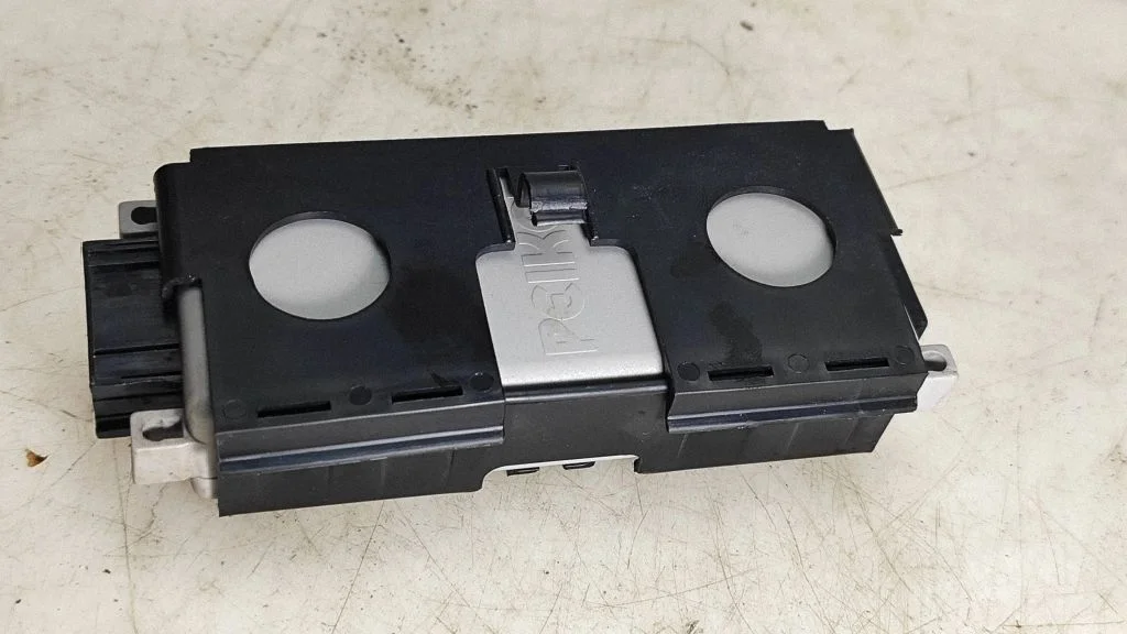 Phone control unit/module – Volkswagen Touran I (2003-2010)