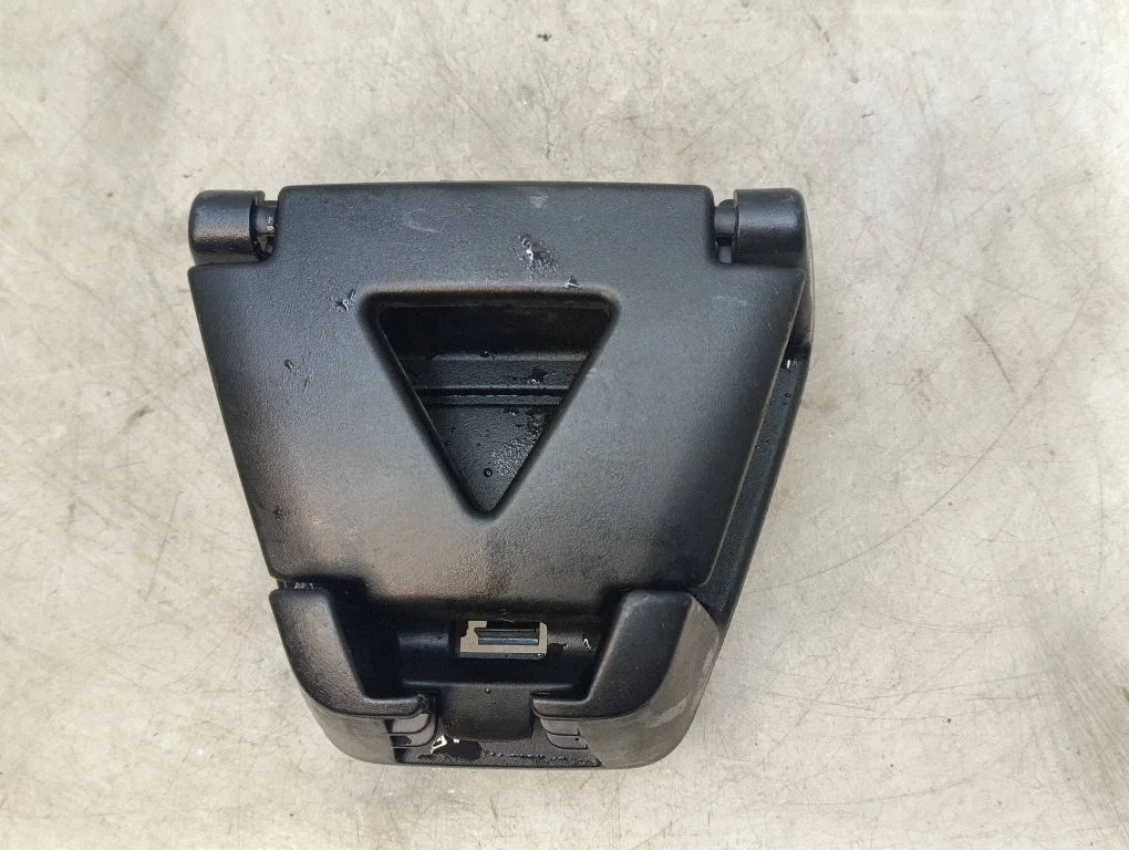 Hazard Warning Triangle Mounting Bracket – Peugeot 508 II (2018-)