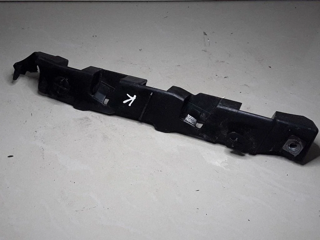 Front splash guards bracket – Citroen C4 I (2004-2010)