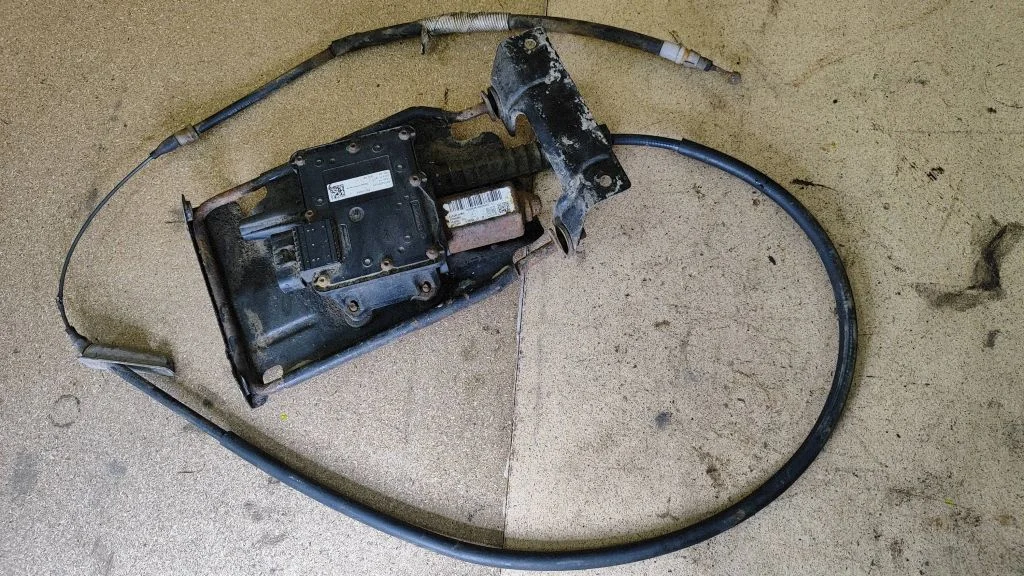 Hand brake control module – Opel Meriva B (2010-2016)