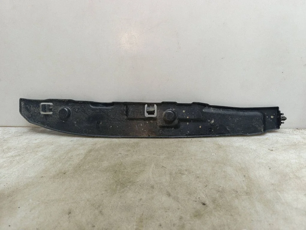Fender end trim 5C6821112