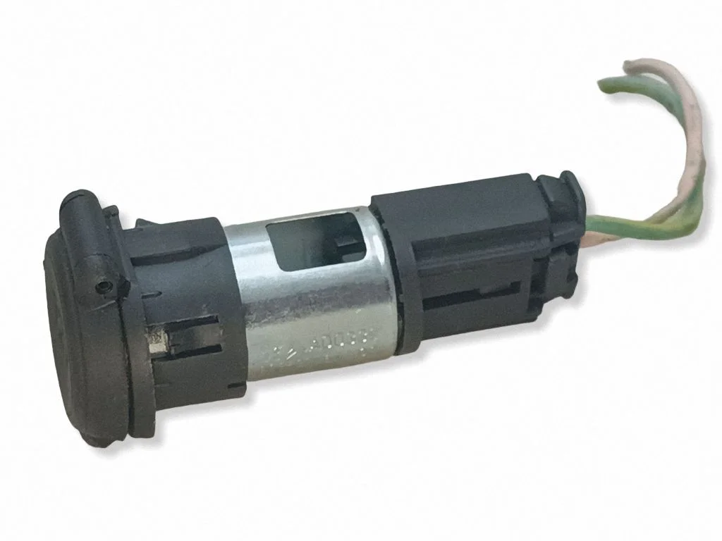 12 V Socket (front) – Peugeot 2008 I (2013-2019)