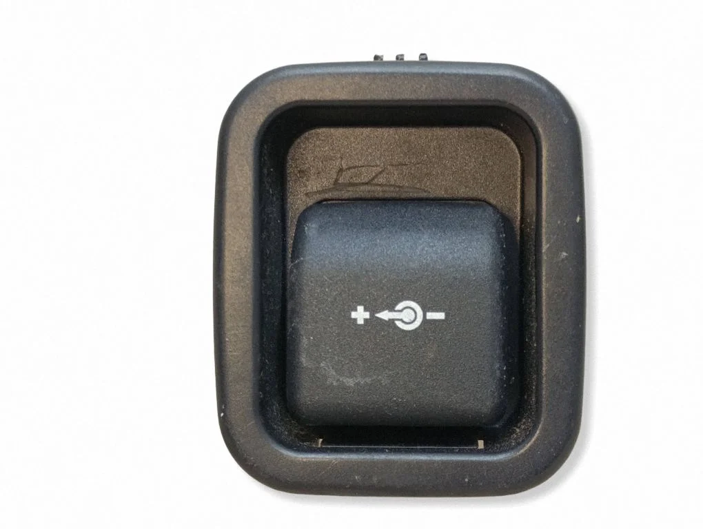 12 V pesa (taga) – BMW 4-seeria F32 F33 (2013-2020)