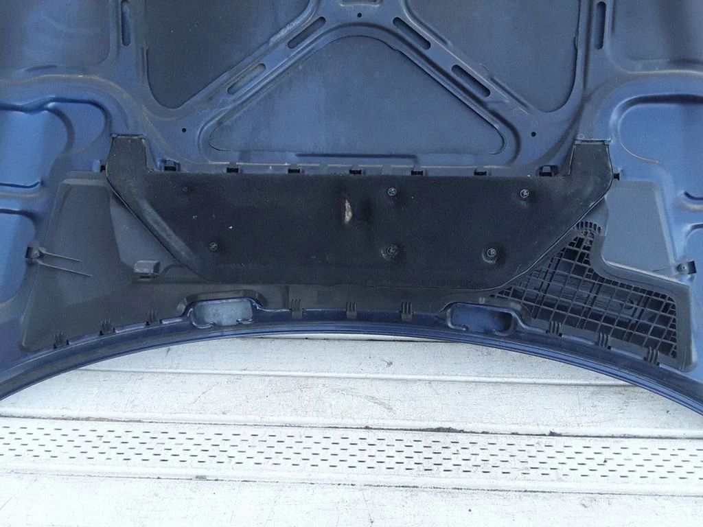 Bonnet wind deflector – Mercedes-Benz E-Class W210 (1995-2002)